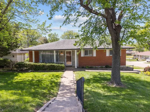 1421 S Sappington Rd, Saint Louis, MO 63126
