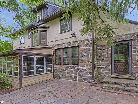 17th image of 3 Shelbourne Ave