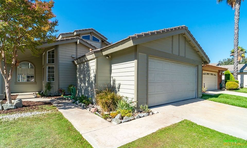 1st image of 41417 Avenida De La Reina