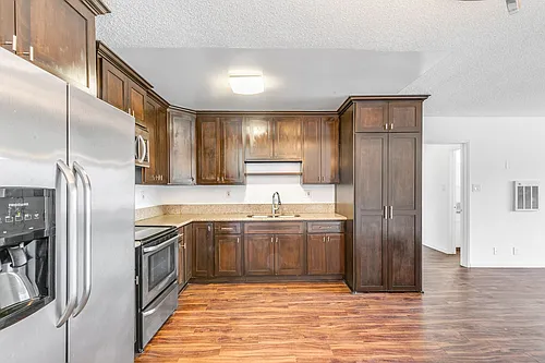 600 Almond Avenue Photo 1