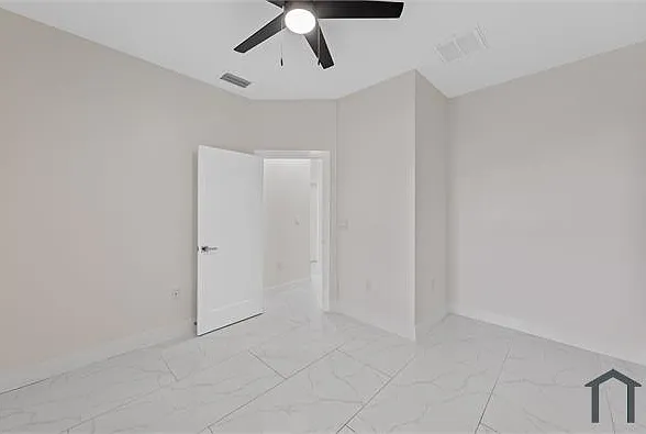 2412 Delta Ave N #2412 — Photo 13