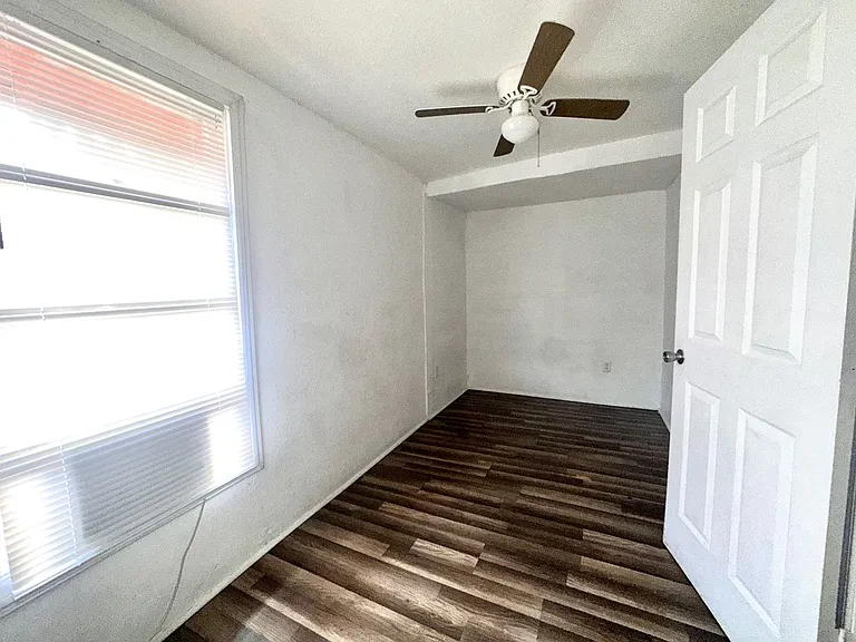604 W Avenue I #A — Photo 9
