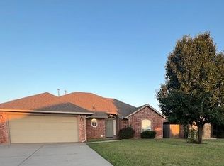 3604 Kensington Dr, Moore, OK 73160