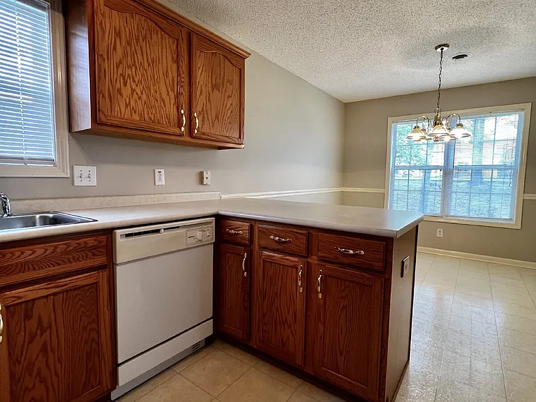 3427 Poplar Hl — Photo 22