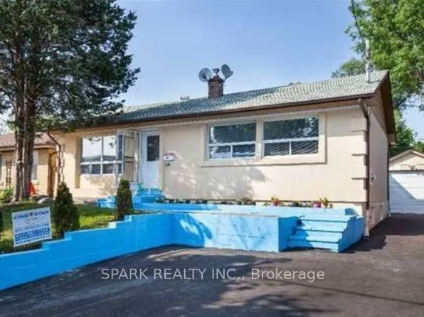 27 Erlesmere Ave, Brampton, ON L6W 2T4