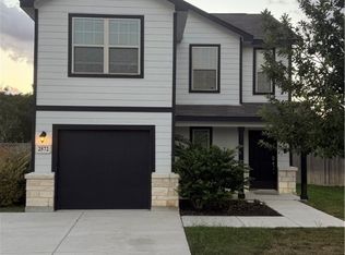 2572 Smokey Cv, Seguin, TX 78155