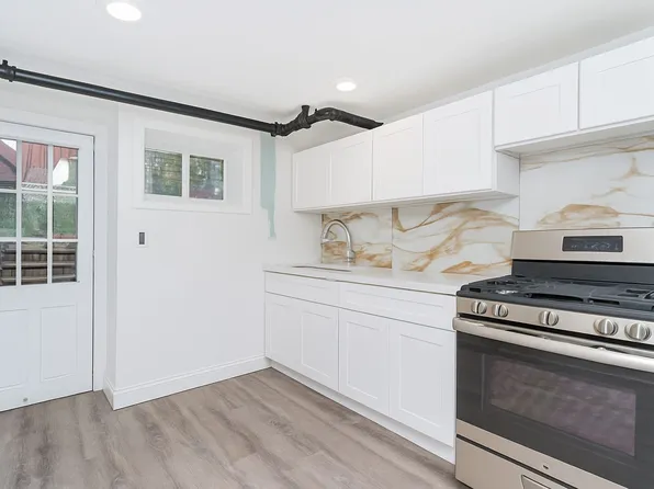 617 East 52nd Street image 20 of 22