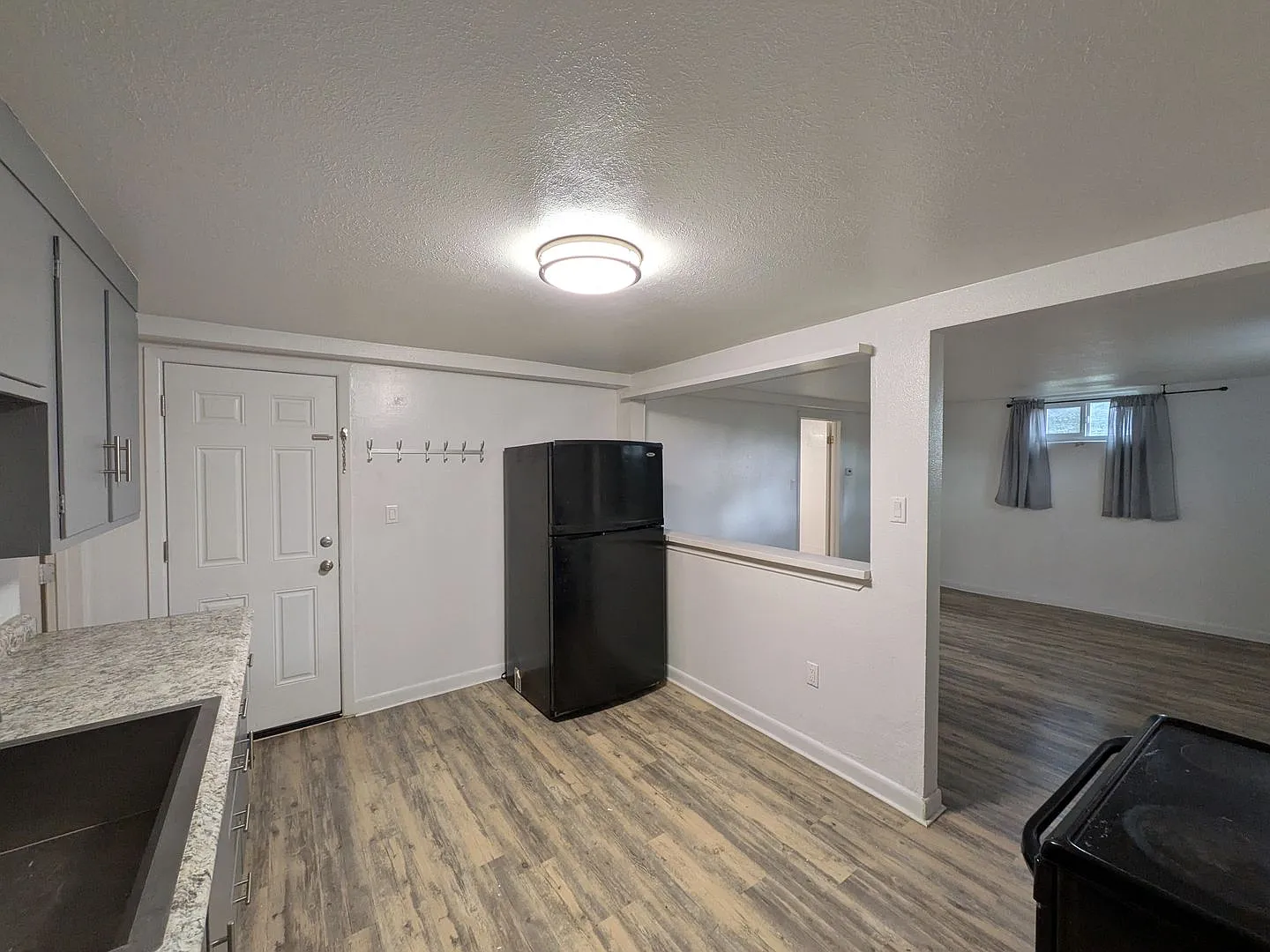 2 Bedroom in Wheat Ridge - Don't Miss Out! — Photo 2