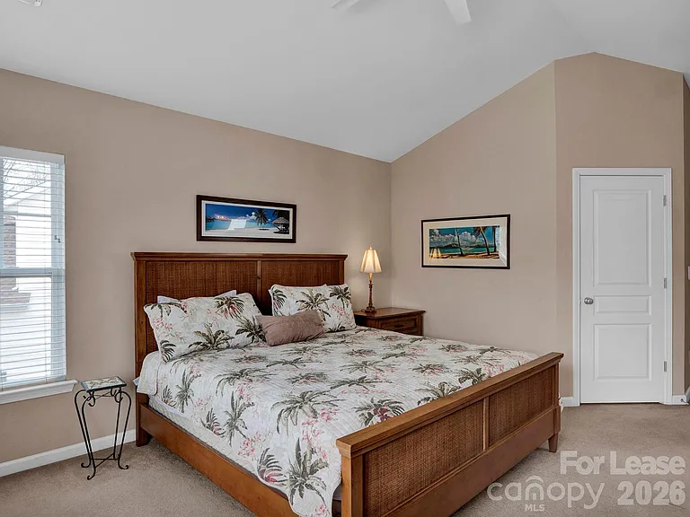 1401 Hammond Dr — Photo 23