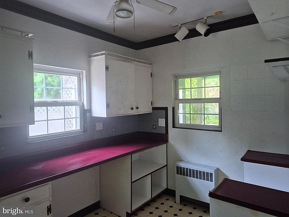 3rd image of 486 Lewisberry Rd
