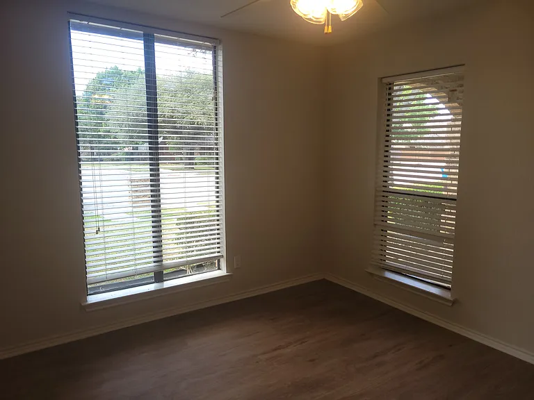331 Dogwood Dr — Photo 8