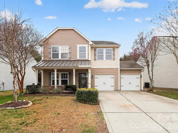 15531 Lakepoint Forest Dr, Charlotte, NC 28278
