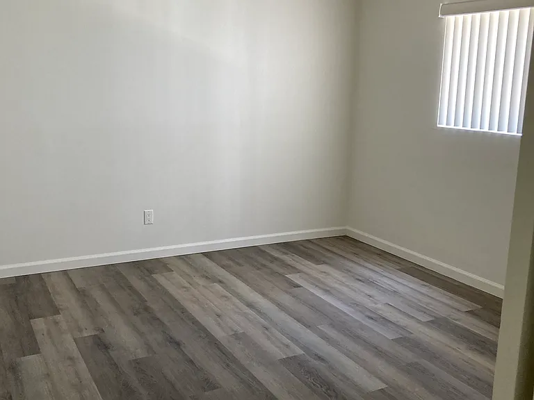 964 S Ardmore Ave #1 — Photo 8