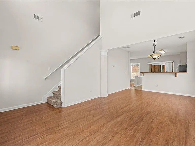2704 Regent Walk Dr — Photo 5
