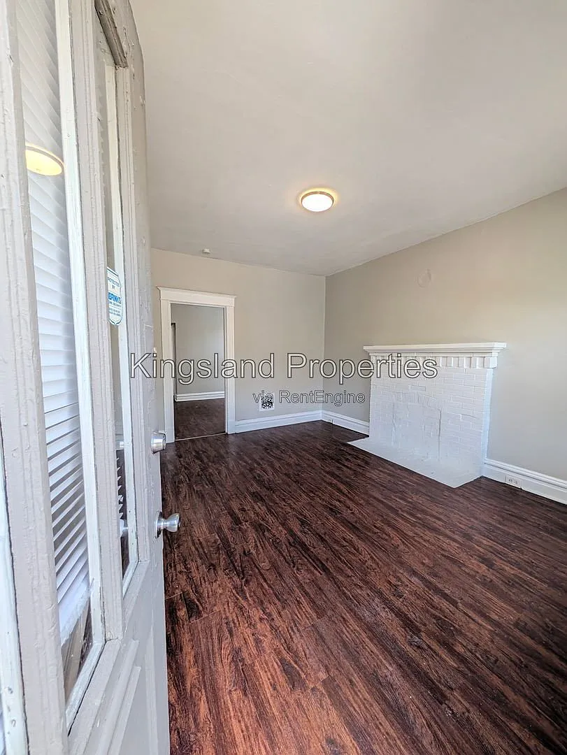 1 bed, 1.0 bath, 600 sqft, $900 — Photo 2