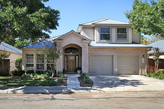 1st image of 7 Stoneleigh Way