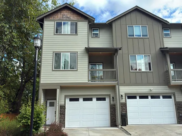 300 S 48th Ct, Renton, WA 98055