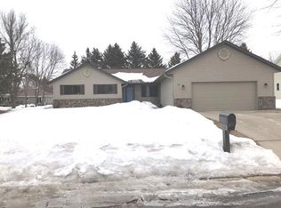 423 Pebble Beach Dr NE, Owatonna, MN 55060