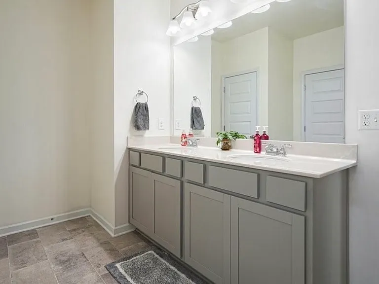 34 Arrington Dr — Photo 4