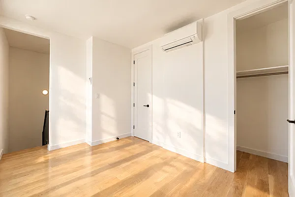 Bedroom, photo 7