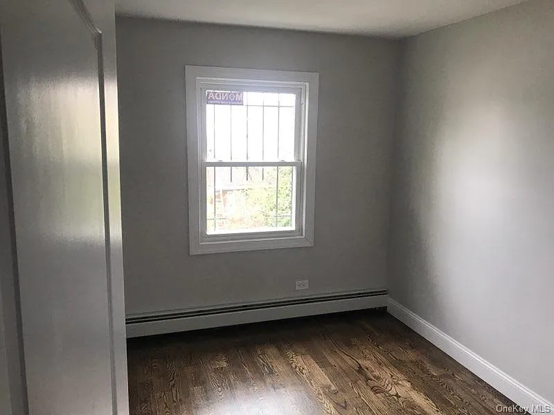 3 bed, 1.5 bath, 1156 sqft, $3,200 — Photo 4