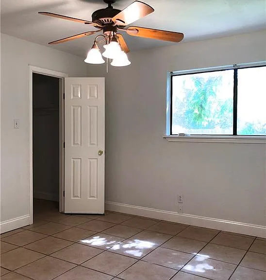 7001 Oak Meadow Cir #B — Photo 8