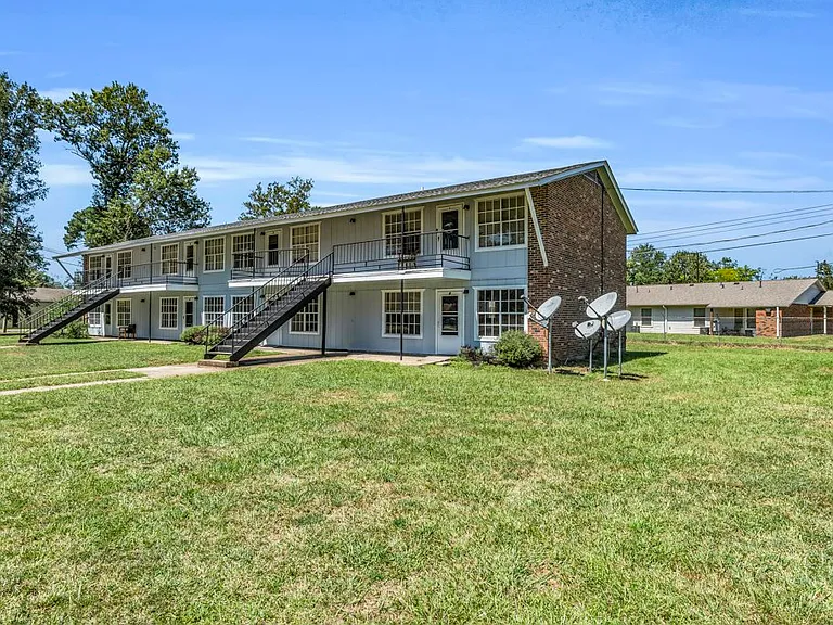 501 Brooks Rd — Photo 11