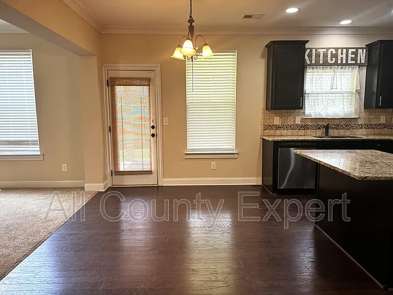 5065 Rialto Way — Photo 5