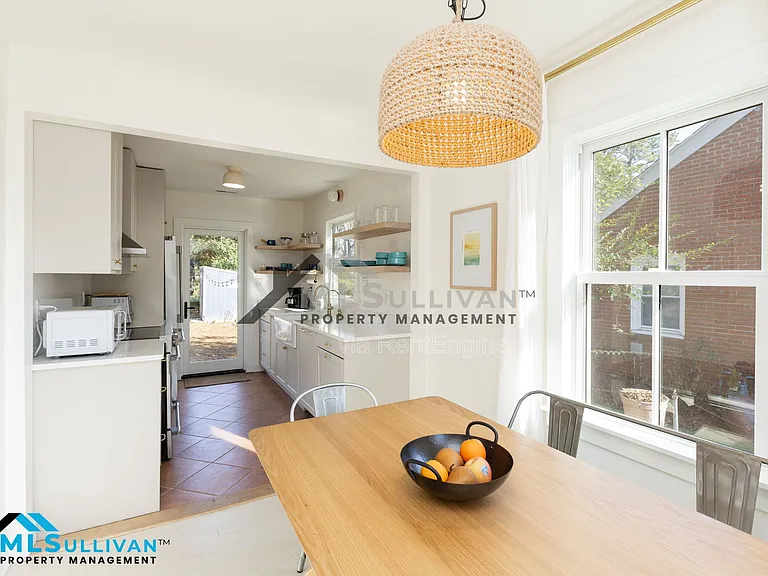 1803 Hillcrest Dr — Photo 9