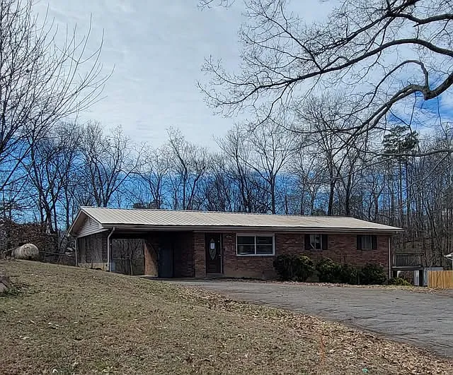 2801 Mountain View Dr SE