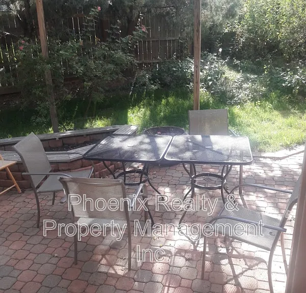 919 Clover Cir — Photo 10