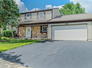 520 N Salem Dr, Schaumburg, IL 60194