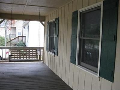 2nd image of 206 NE 36th St