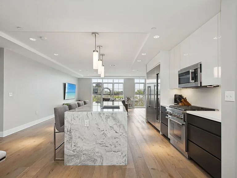 1827 Wiltberger St NW #405 — Photo 3