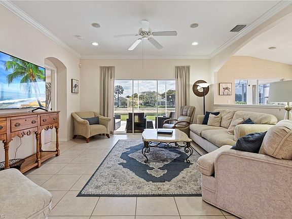 3rd image of 7867 Berkshire Pines DR