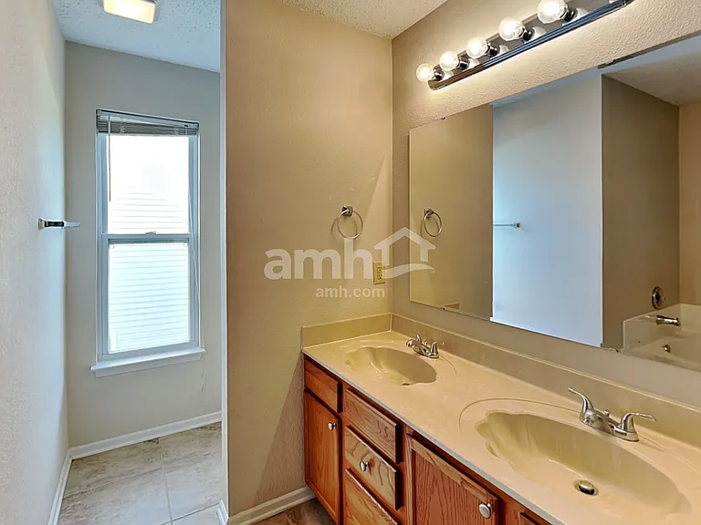 12422 Rose Haven Dr — Photo 16