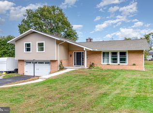 729 Hilltop Ln, Hershey, PA 17033