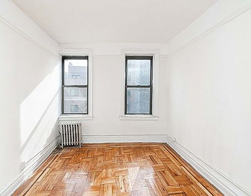 5th image of 2680 30th St APT 3M