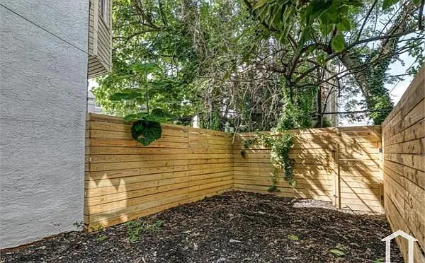 2021 W Oxford St — Photo 26
