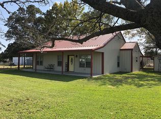322 Hack St, Bowie, TX 76230