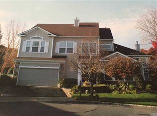 2 Pine Valley Ct, Mount Sinai, NY 11766