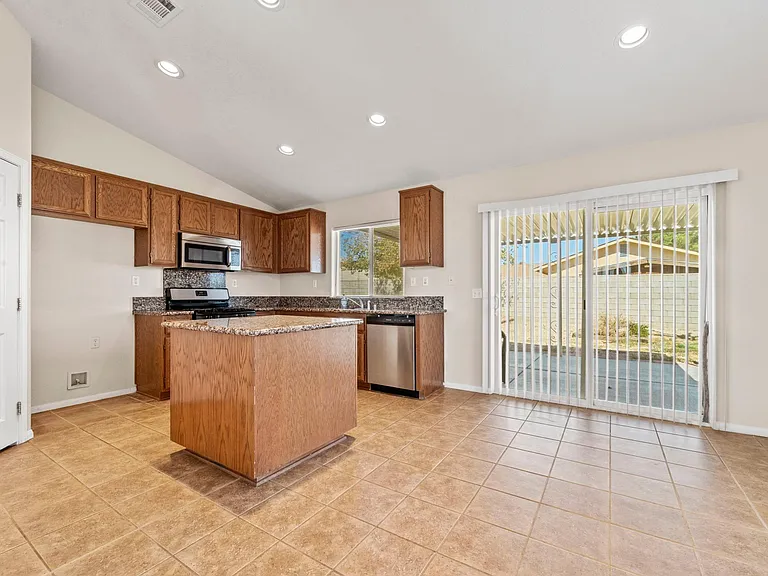 8497 Tamarack Ave — Photo 8