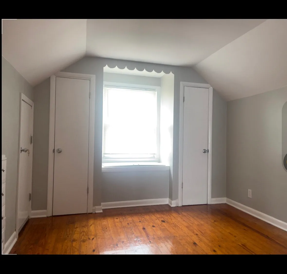 4 bed, 1354 sqft, $1,900 — Photo 3
