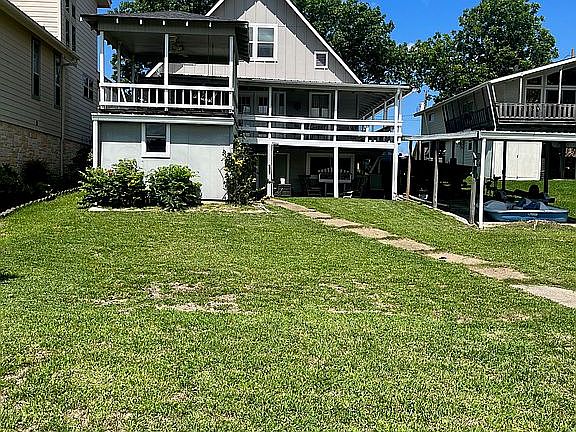 2nd image of 497 W Lake Shore Dr