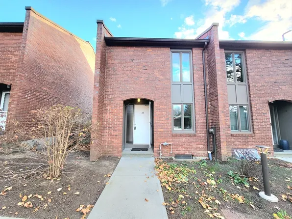 26 Bedford Ct #26, Amherst, MA 01002