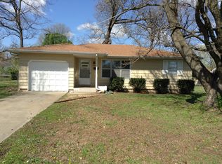 1263 S Cedarbrook Ave, Springfield, MO 65804