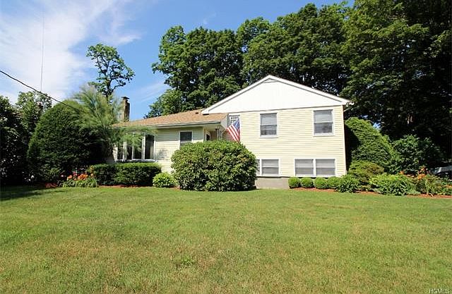 1st image of 9 Concord Dr