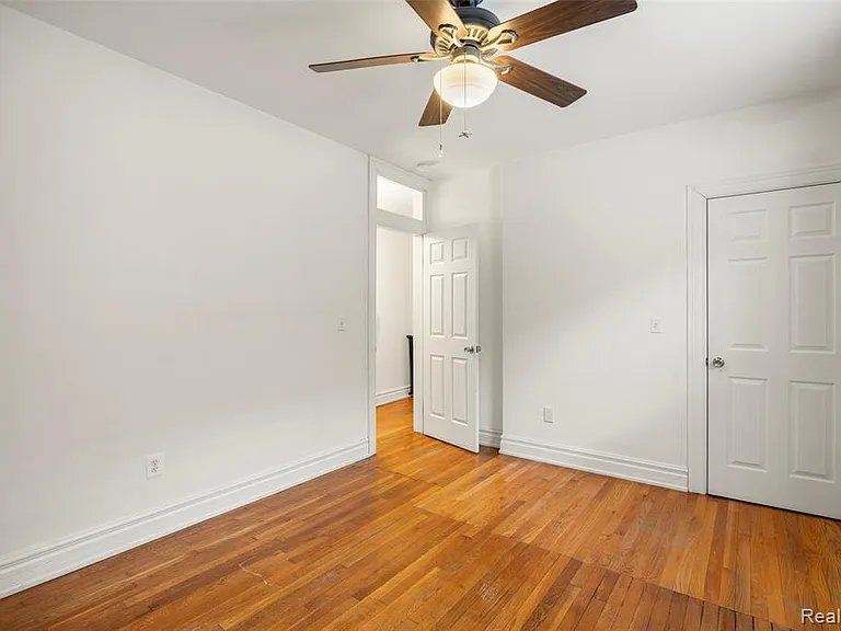 469 W Willis St #3 — Photo 8