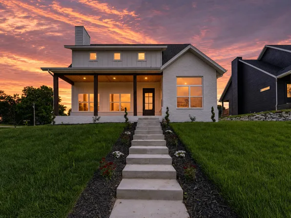 2033 E Will Street, Republic, MO 65738