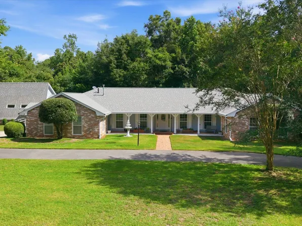 210 Planters Cir, Quincy, FL 32352